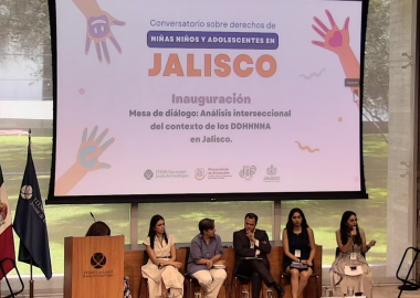 Realizan conversatorio por los derechos de la niñez y adolescencias con representantes de UdeG, ITESO y el Gobierno de Jalisco