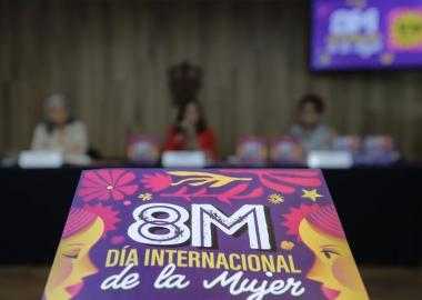 Presenta la UdeG póster para reflexionar sobre desigualdad y violencia de género