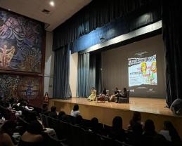 Comparten tres escritoras tapatías, en la Preparatoria 2, sus experiencias en la creación literaria