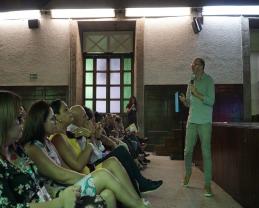 Desmitifica Diego Golombek, en la Preparatoria de Jalisco, las ideas erradas en torno al funcionamiento del cerebro