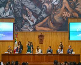 Toma protesta Rectora General, Karla Planter Pérez, a las y los directores de Prepas UDG para el periodo 2025-2028