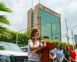 Entregan 23 vehículos nuevos a directores de Prepas UDG y a rectorías de Centros Universitarios