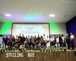 Realizan en la Preparatoria 17 la décima edición del concurso Spelling Bee