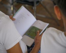 Presenta el SEMS la antología “Letras Cautivas” en el Centro de Reinserción Social “La Granja”