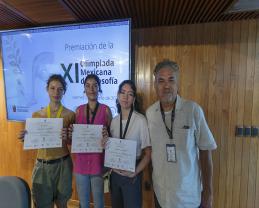 Distinguen a alumna de la Preparatoria 20 que representó a México en la Olimpiada Internacional de Filosofía realizada en Grecia