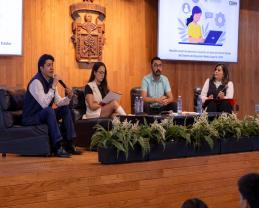 Presenta la CGRH de la UdeG guía de atención a usuarios a personal de control escolar del SEMS