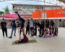Efectúa la Preparatoria 19 el primer encuentro de Yoga entre escuelas del SEMS
