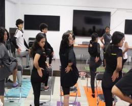 Efectúa la Preparatoria 19 el primer encuentro de Yoga entre escuelas del SEMS