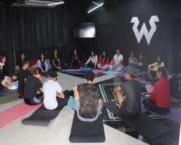 Efectúa la Preparatoria 19 el primer encuentro de Yoga entre escuelas del SEMS