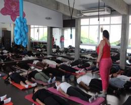 Efectúa la Preparatoria 19 el primer encuentro de Yoga entre escuelas del SEMS