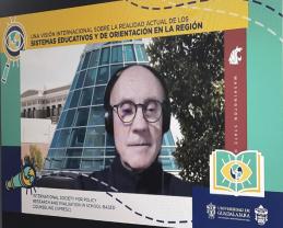 Imparten en el SEMS conferencia sobre la realidad actual de los sistemas educativos y de orientación, con un enfoque internacional