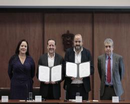 Firman acuerdo de colaboración UdeG e IBM P-Tech