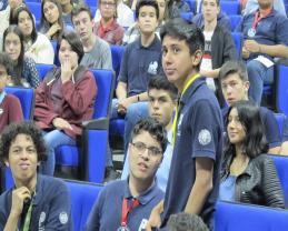 Galardonan a las y los mejores estudiantes de Prepas UDG que compitieron en la Olimpiada Universitaria de Matemáticas