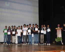Premia la Olimpiada Universitaria de Matemáticas a 126 estudiantes de Prepas UDG