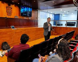 Analizan directivos de Prepas UDG escenarios de crisis en taller de atención a situaciones de riesgo en sus comunidades
