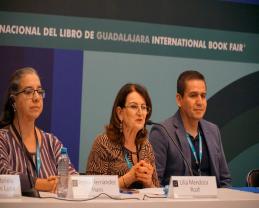 Viven escritores de Prepas UDG la experiencia de publicar su obra en la antología Creadores Literarios FIL Joven 2023
