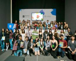 Toman jóvenes escritores de Prepas UDG la FIL Guadalajara con la presentación de la revista Vaivén