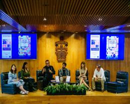 Presentan la antología Voces en el Tiempo, 30 años creadores literarios FIL Joven en el edificio Valentín Gómez Farías