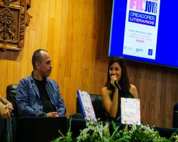 Presentan la antología Voces en el Tiempo, 30 años creadores literarios FIL Joven en el edificio Valentín Gómez Farías