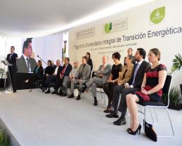 Inaugura UdeG electrolinera y presentan primeros autos ecológicos
