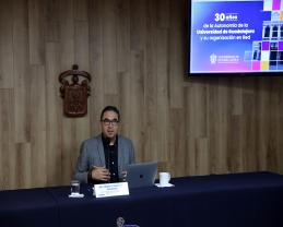 Jóvenes interesados en la política, pero desconfiados y desencantados de los políticos