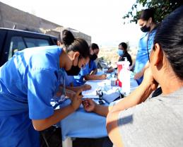 La UdeG apoya con atención médica y despensas a vecinos de la colonia Floresta