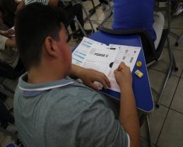 Presentan examen de admisión aspirantes a Prepas UDG