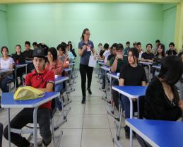 Presentan examen de admisión aspirantes a Prepas UDG