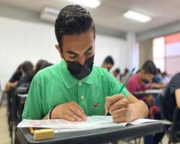 Realizan la primera de dos aplicaciones del examen de admisión para ingresar a Prepas UDG
