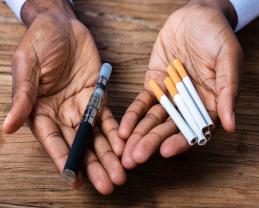Advierten consumo de tabaco y cigarros electrónicos entre población joven