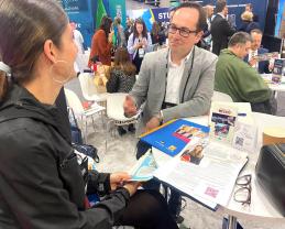 Fortalece la UdeG cooperación académica internacional en NAFSA 2025