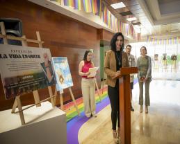 Los colores de la Diversidad llegan al lobby de la Rectoría General con exposición “La vida en Queer”