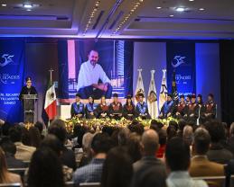 Recibe Ricardo Villanueva Lomelí su segundo título de Doctor “Honoris Causa”