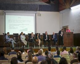 Especialistas internacionales participan en talleres sobre políticas públicas en la Preparatoria de Jalisco