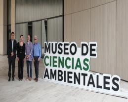 Craig Dykers inspecciona la construcción del Museo de Ciencias Ambientales