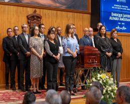 Rinde la UdeG homenaje póstumo al exrector Enrique Javier Alfaro Anguiano