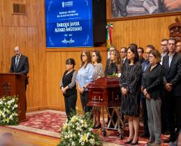 Rinde la UdeG homenaje póstumo al exrector Enrique Javier Alfaro Anguiano