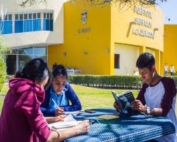Abre la UdeG convocatoria 2025 para estímulos económicos a estudiantes sobresalientes