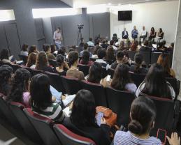 Migración contemporánea es forzada y responde a intereses económicos; afirman especialistas