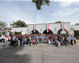 Siembra “Árbol de la esperanza” comunidad de la Preparatoria 15 frente a Casa Jalisco 2
