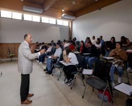 Inician clases en el CUTlaquepaque, ubicado en el Cerro del Cuatro