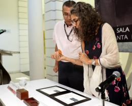 Presentan en el MUSA estampilla postal conmemorativa por el 65 aniversario del Museo Frida Kahlo-Casa Azul
