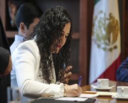 Entrega Ayuntamiento de Tapalpa a UdeG escrituras del Módulo de la localidad