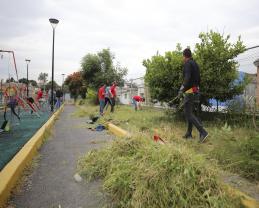 Atienden las brigadas sabatinas multidisciplinarias a vecinos de la Preparatoria 13