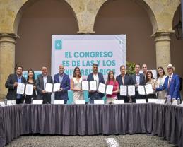 Signan convenio la UdeG y el Congreso de Jalisco para fortalecer educación y servicio público