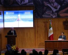 Reflexiona Alberto Kornblihtt sobre la evolución a partir de la Luna