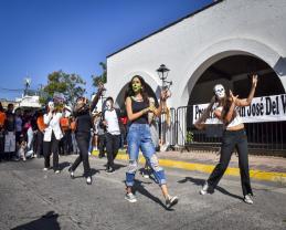 Con gimnasia, rap y pop la Preparatoria de San José del Valle exige un presupuesto justo
