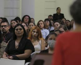 Certifican a personal de la UdeG especializado en atención a mujeres víctimas de violencia de género