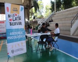 Brindan universitarios atención multidisciplinaria a vecinos de la Preparatoria 2