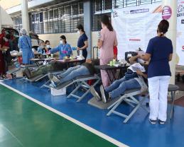 Brindan universitarios atención multidisciplinaria a vecinos de la Preparatoria 2